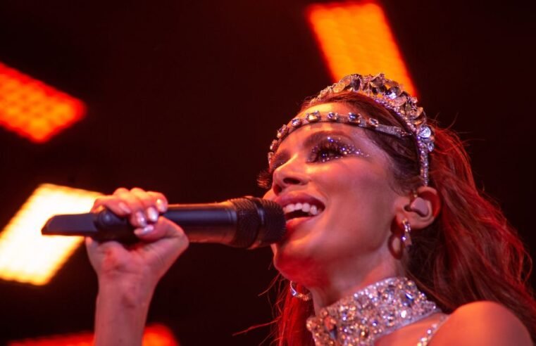 Anitta se disfarça de ‘La Casa de Papel’ para curtir Carnaval em Salvador