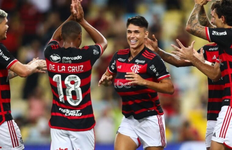 Flamengo derrota São Paulo e assume liderança do Brasileiro