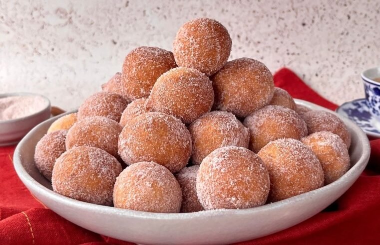 22 receitas de bolinho de chuva para uma tarde aconchegante