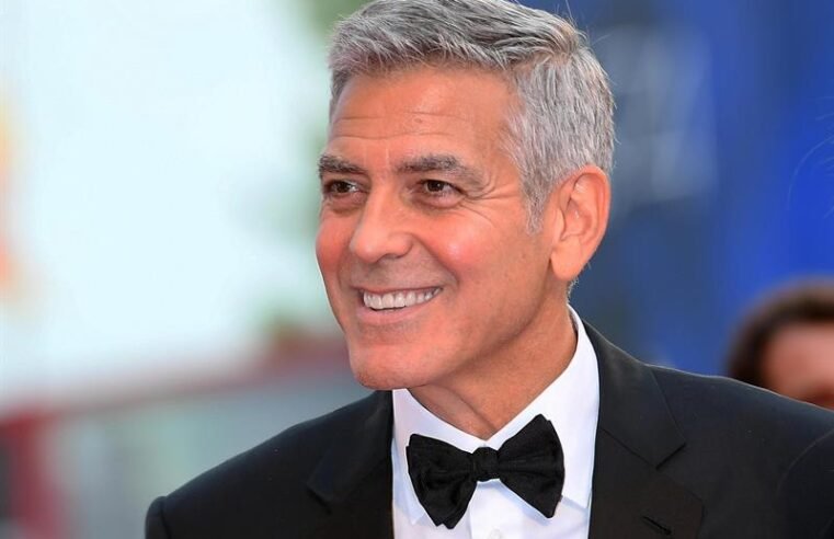 George Clooney apoia Kamala Harris como candidata e elogia Biden
