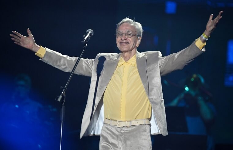 Caetano Veloso planeja pausa na carreira com ‘férias radicais’ na Bahia